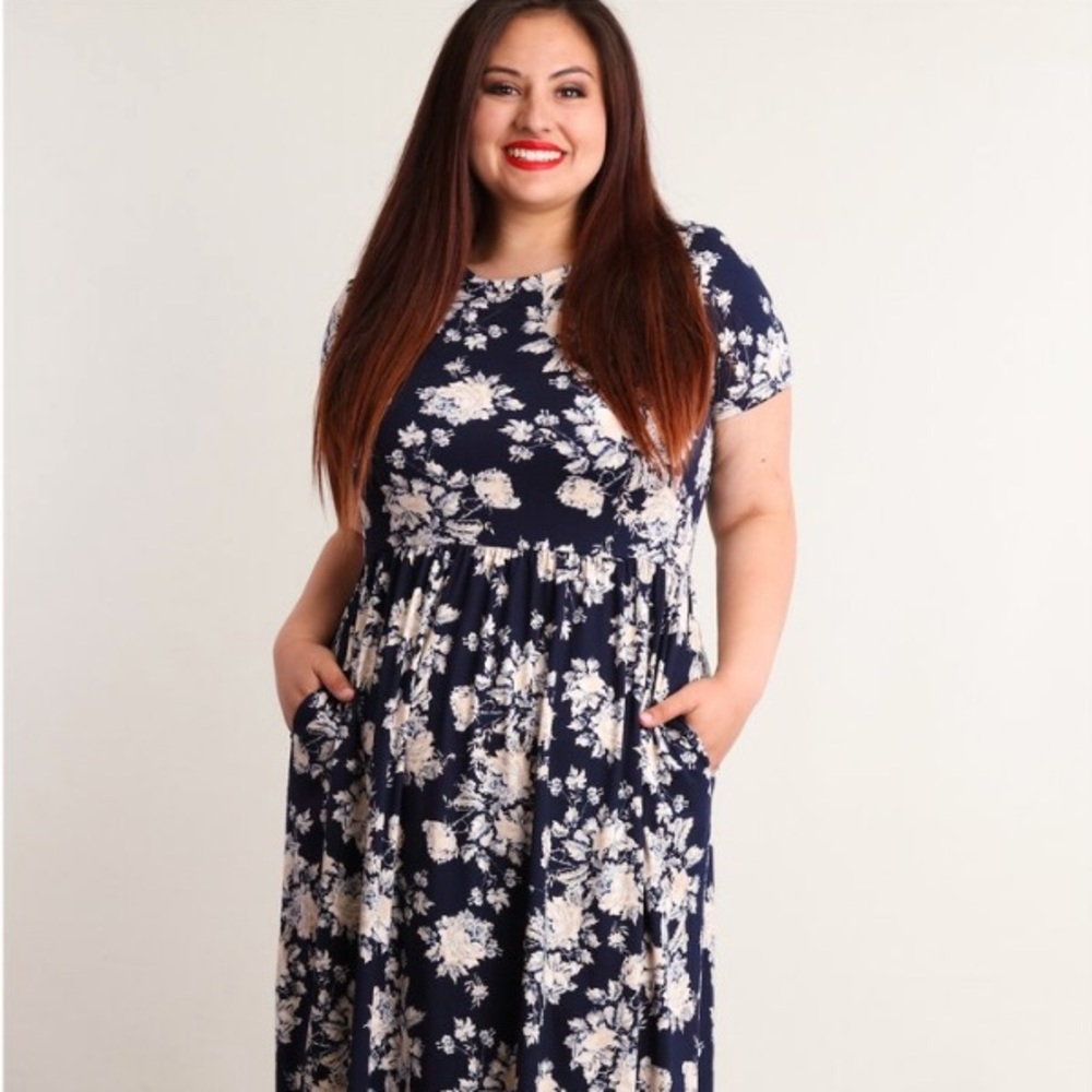 ***SALE***Navy and Cream Pocketed Maxi Dress